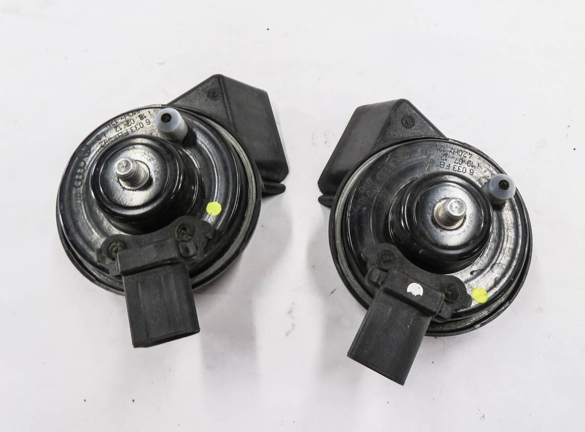 Thumbnail 3: 08-17 AUDI A4 A5 S4 S5 Q5 (B8 8K 8R 8T) HIGH & LOW TONE SAFETY HORN SET