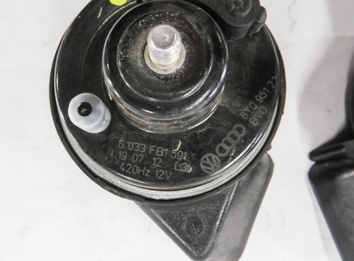Thumbnail 4: 08-17 AUDI A4 A5 S4 S5 Q5 (B8 8K 8R 8T) HIGH & LOW TONE SAFETY HORN SET