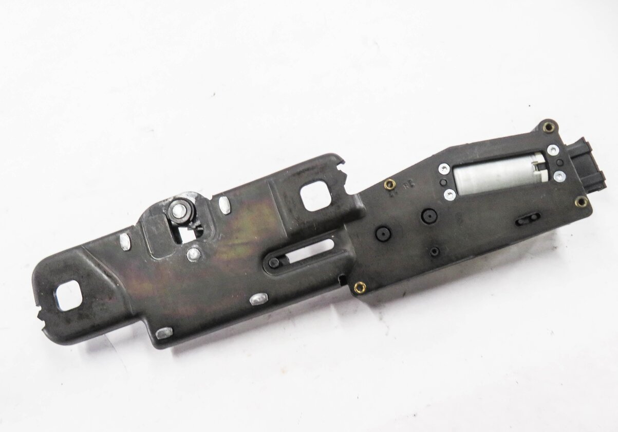 Thumbnail 1: 2013 AUDI Q5 (B8 8R) REAR TRUNK LOCK LATCH STRIKER ACTUATOR MOTOR