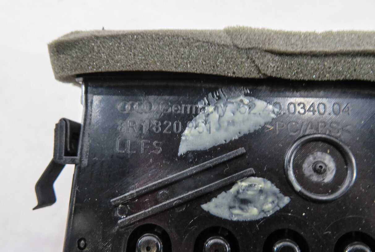 Thumbnail 5: 2013 AUDI Q5 (B8 8R) FRONT CENTER DASH HEATER A/C AIR VENT