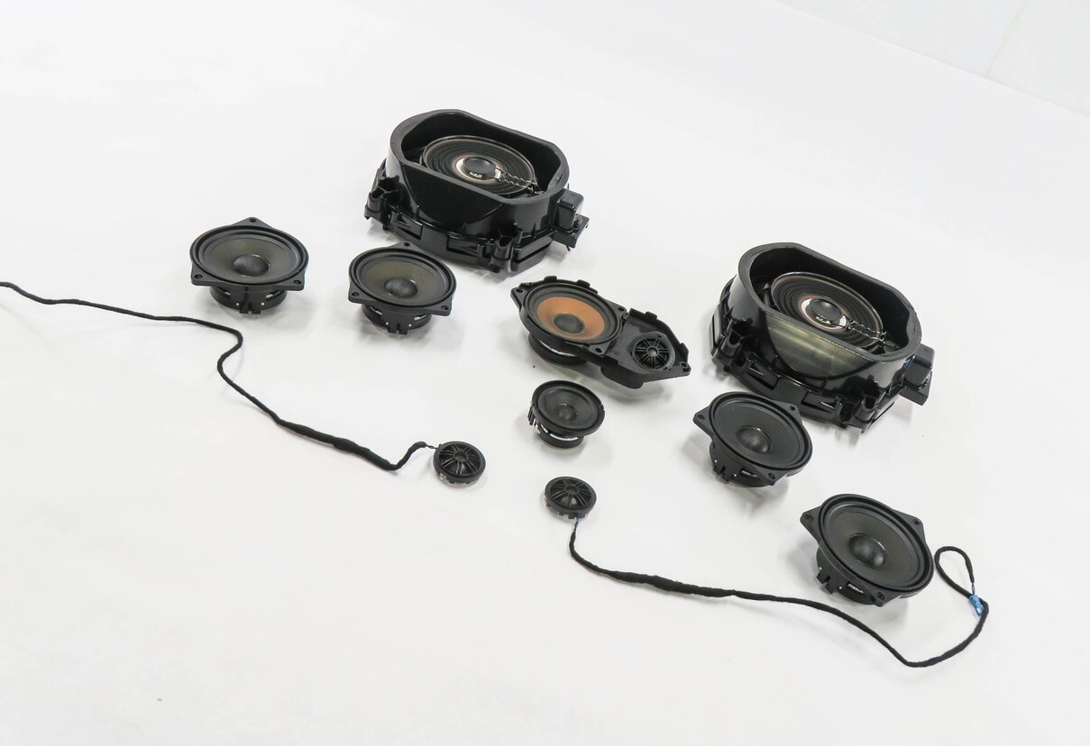 Thumbnail 3: 2012 BMW X5 (E70) RADIO STEREO SUBWOOFER TWEETER SPEAKER SET