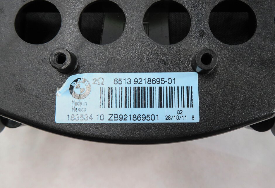 Thumbnail 9: 2012 BMW X5 (E70) RADIO STEREO SUBWOOFER TWEETER SPEAKER SET