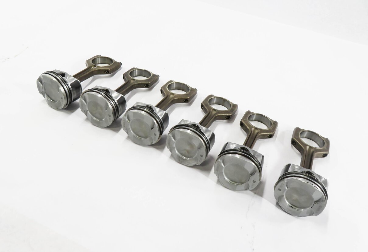 BMW 1/3/5/6/7/X1/X3/X5/X6 3.0L N55 TURBO ENGINE - PISTON w/ CONNECTING ROD SET