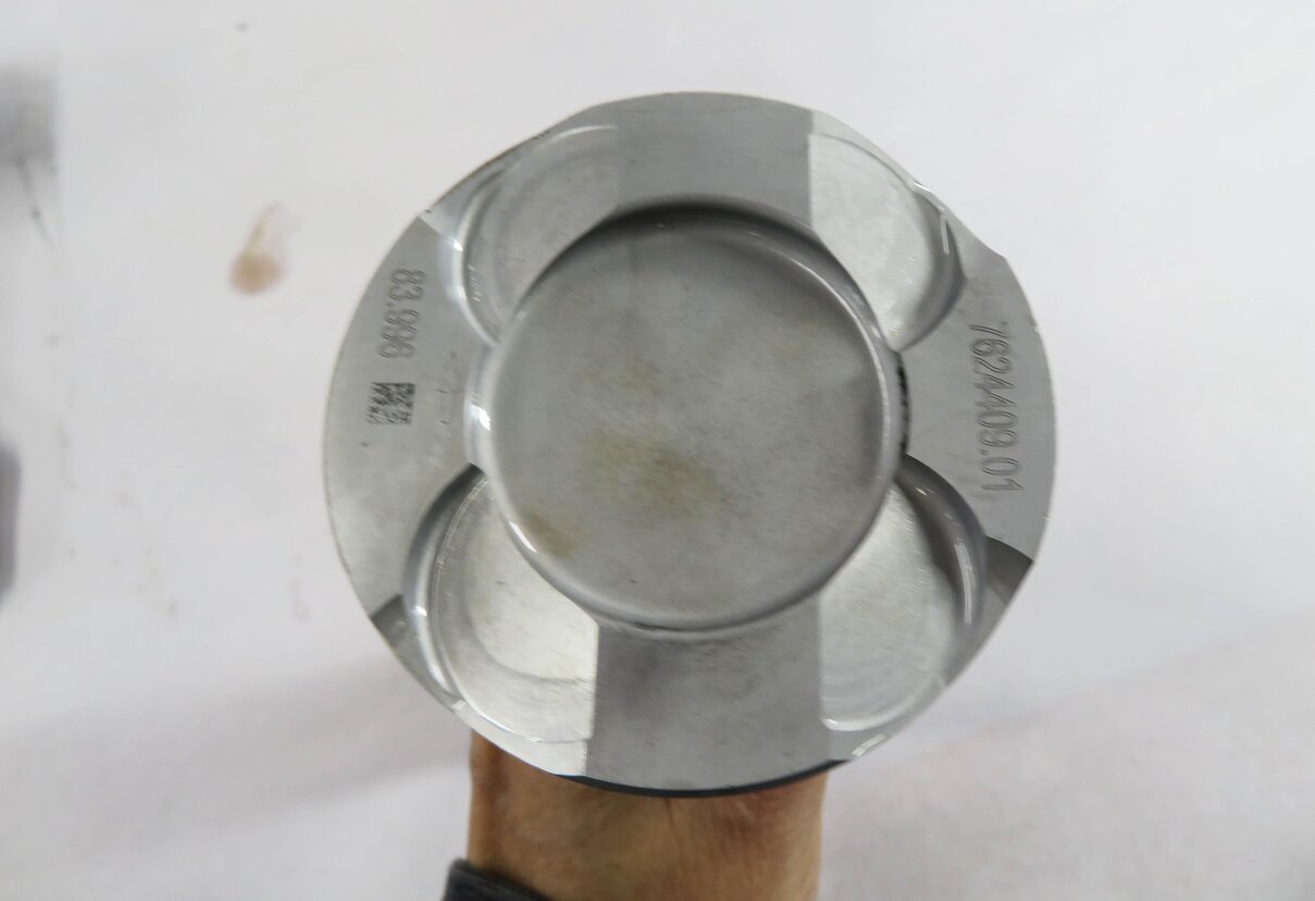 Thumbnail 5: BMW 1/3/5/6/7/X1/X3/X5/X6 3.0L N55 TURBO ENGINE - PISTON w/ CONNECTING ROD SET