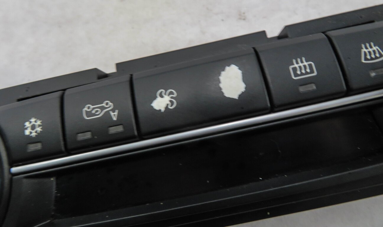 Thumbnail 6: 2007-2014 BMW X5 X5M X6 X6M (E70 E71) FRONT HEATER A/C TEMPERATURE CONTROL PANEL