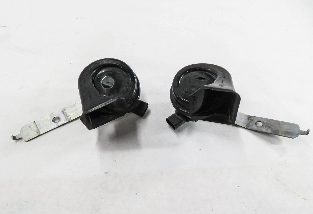 Thumbnail 2: 2010-2014 BMW X5 X6 (E70 E71) HIGH & LOW TONE SAFETY HORN SET