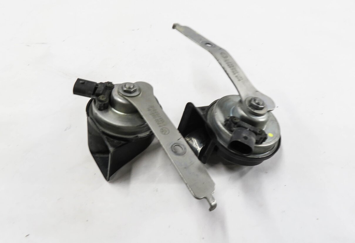 Thumbnail 3: 2010-2014 BMW X5 X6 (E70 E71) HIGH & LOW TONE SAFETY HORN SET
