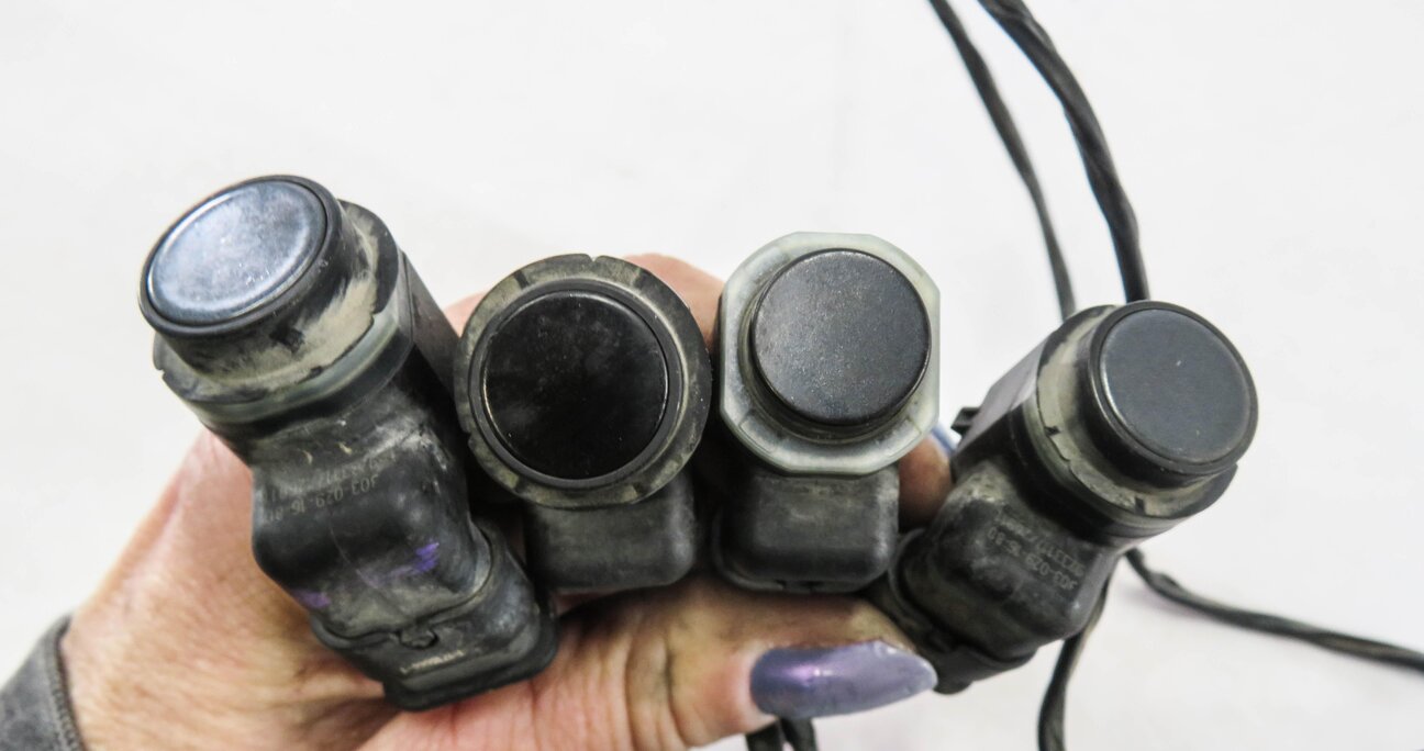 Thumbnail 3: 2012 BMW X5 (E70) REAR PDC PARK ASSIST SENSOR SET- 4 w/ HARNESS (PLATINUM GREY)