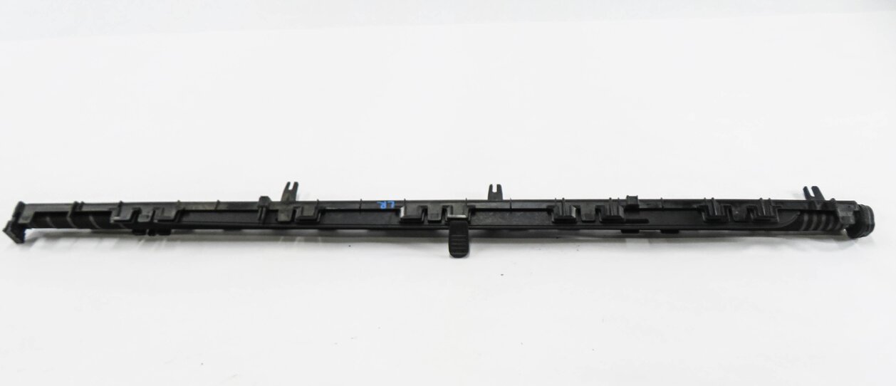 07-13 BMW X5 (E70) LEFT REAR DOOR RETRACTABLE WINDOW UV SUN SCREEN SHADE (BLACK)