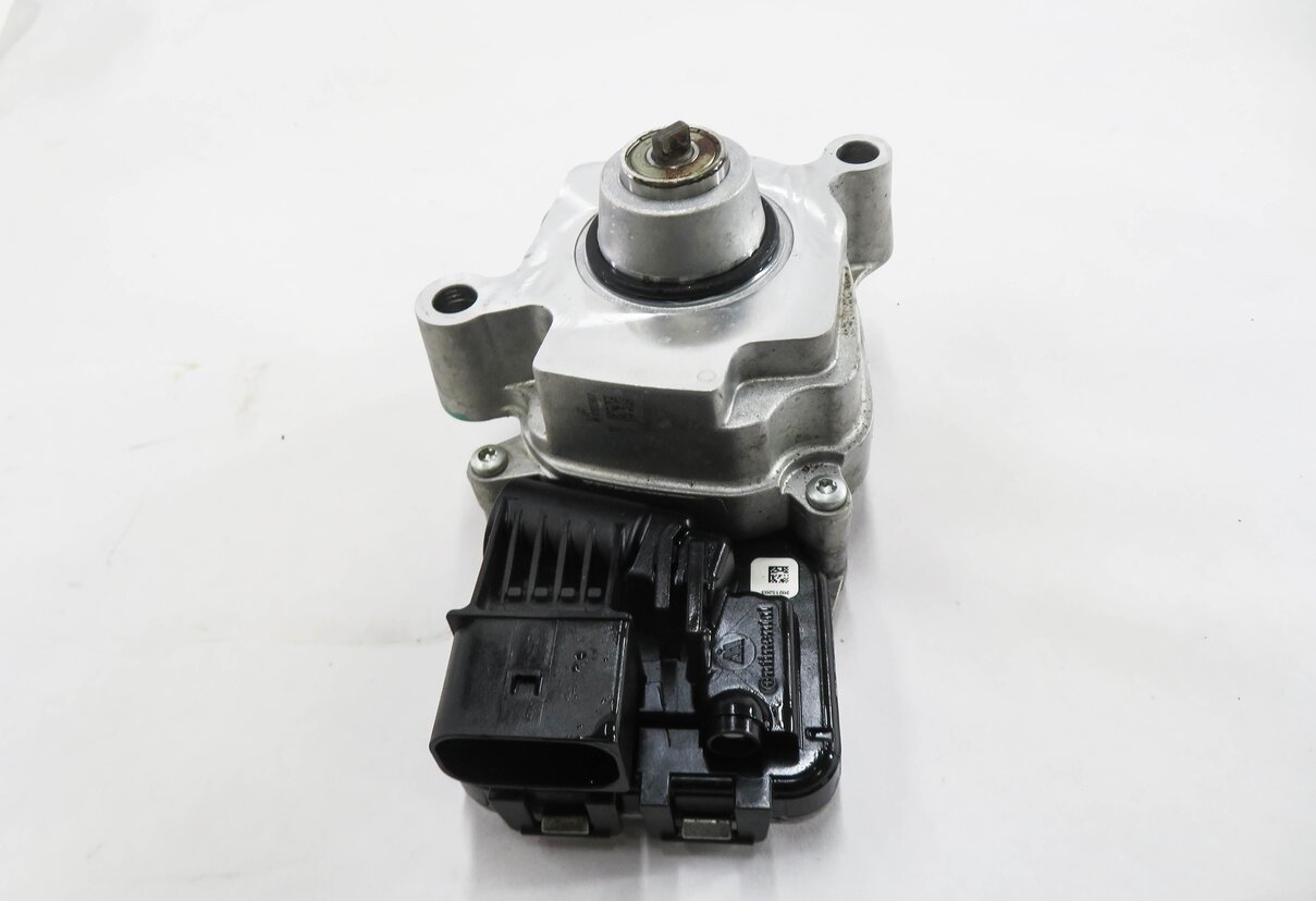 Thumbnail 2: 2011-2014 BMW X1 X5 X6 (E70 E71 E84) FRONT TRANSFER CASE ELECTRIC SHIFT MOTOR