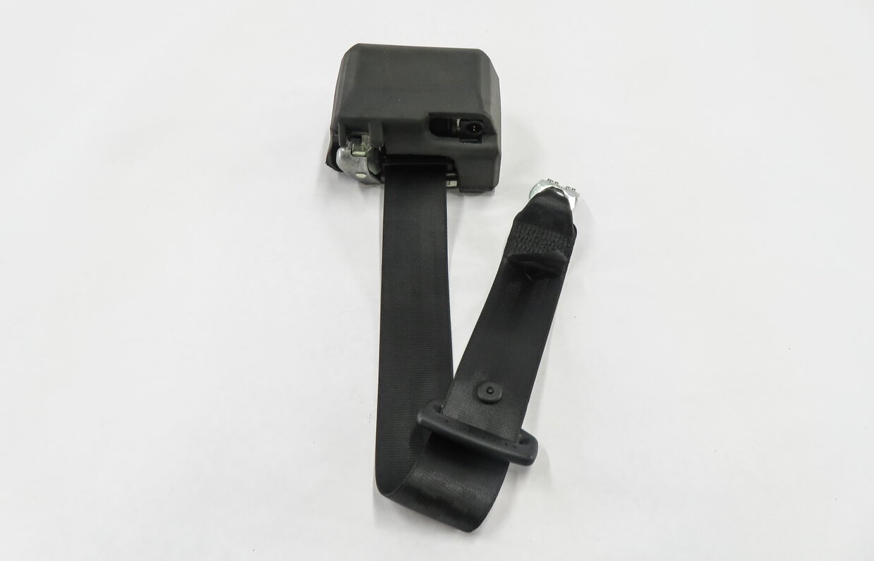 Thumbnail 2: 2010 AUDI S4 (B8 8K) LEFT REAR SEAT SEATBELT RETRACTOR (BLACK)