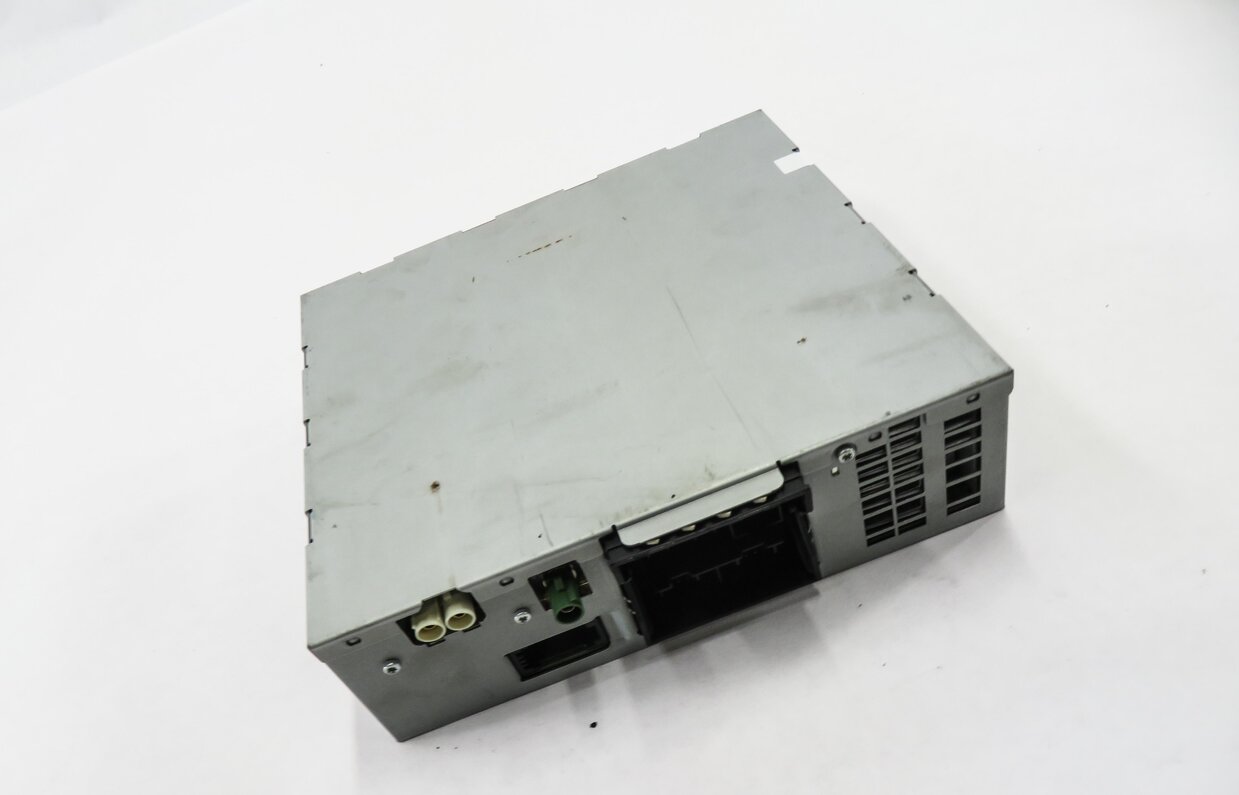 Thumbnail 2: 2010 AUDI S4 (B8 8K) AM/FM RADIO STEREO RECEIVER CONTROL MODULE (HARMAN BECKER)