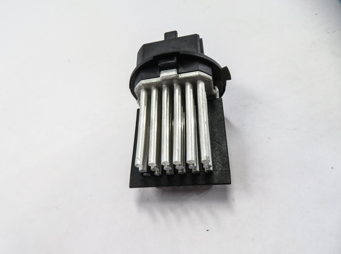 Thumbnail 2: 2013 BMW X5 (E70) REAR HEATER A/C BLOWER MOTOR SPEED RESISTOR