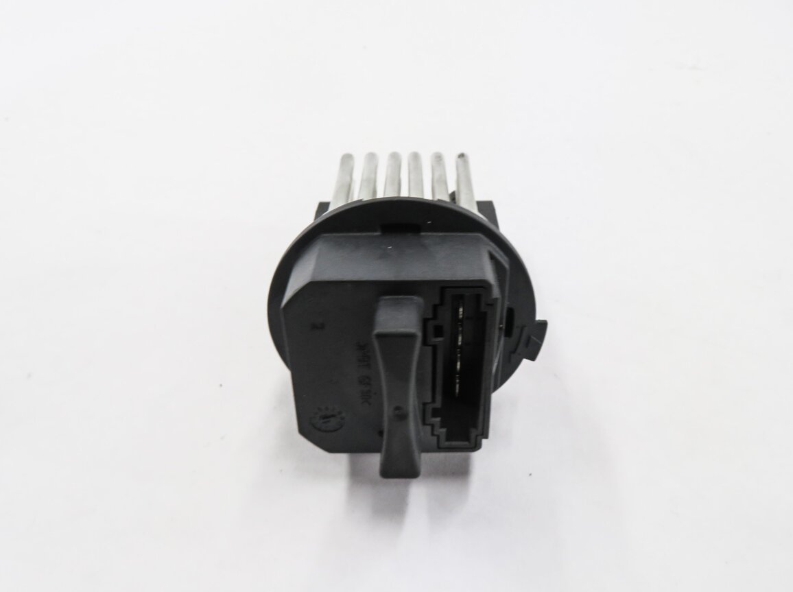 Thumbnail 3: 2013 BMW X5 (E70) REAR HEATER A/C BLOWER MOTOR SPEED RESISTOR