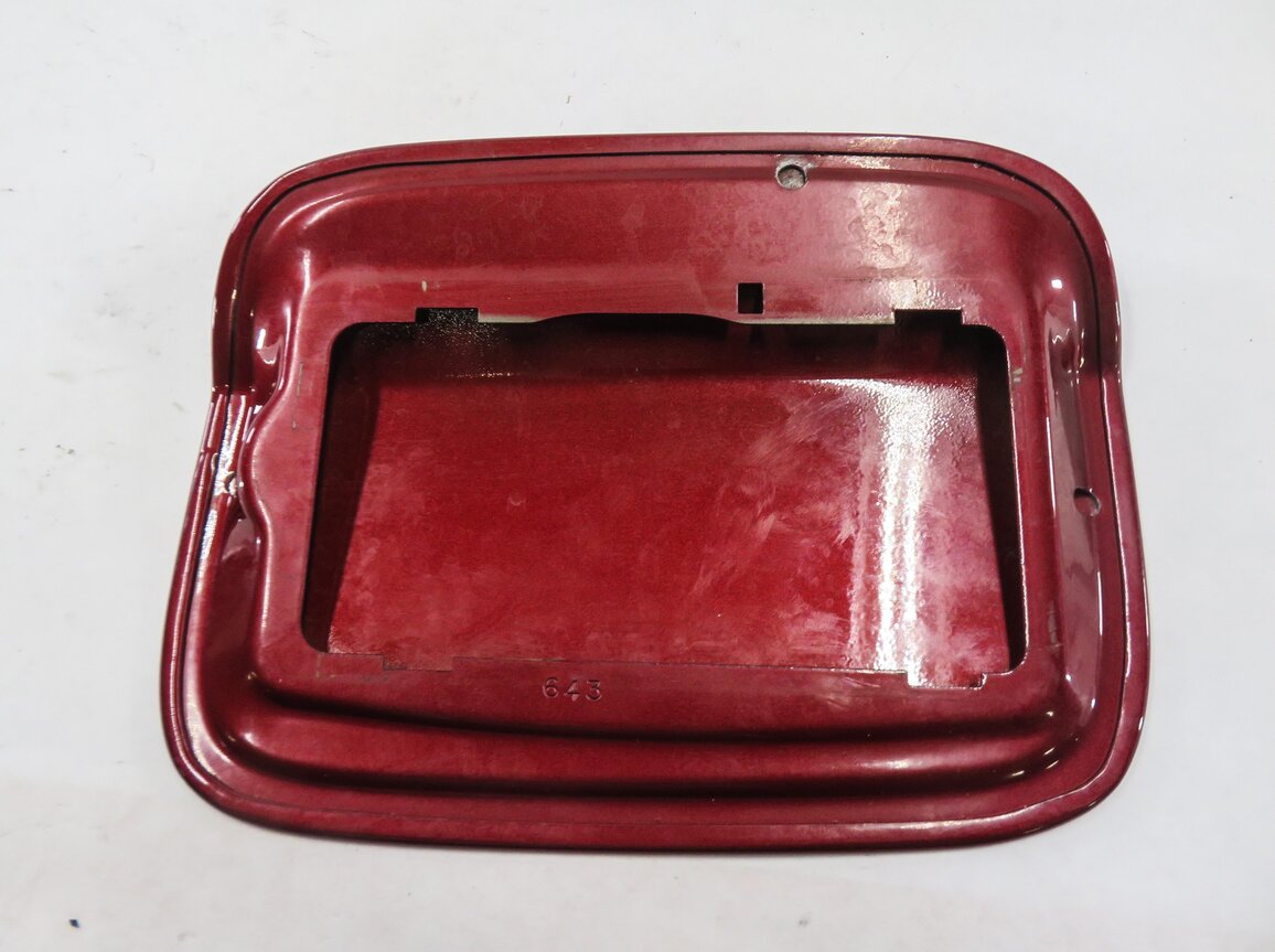 Thumbnail 4: 2007-2013 BMW X5 (E70) FUEL TANK FILLER FLAP DOOR TRIM COVER LID (RED)