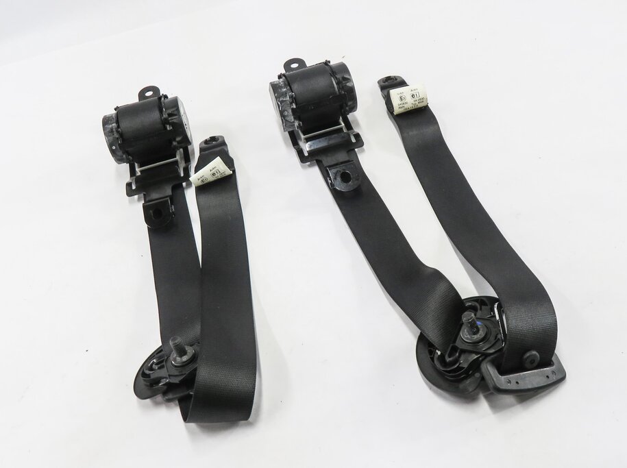 2013 BMW X5 (E70) REAR LEFT & RIGHT 2nd ROW SEATBELT RETRACTOR SET (BLACK)