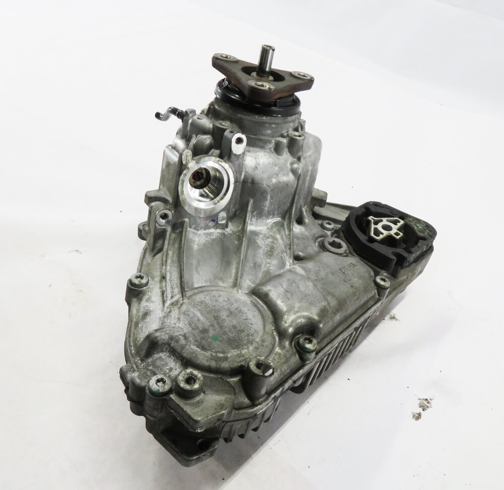 13-14 BMW X5 X6 (E70 E71) 3.0L N55 TURBO ENGINE - FRONT TRANSFER CASE w/o MOTOR