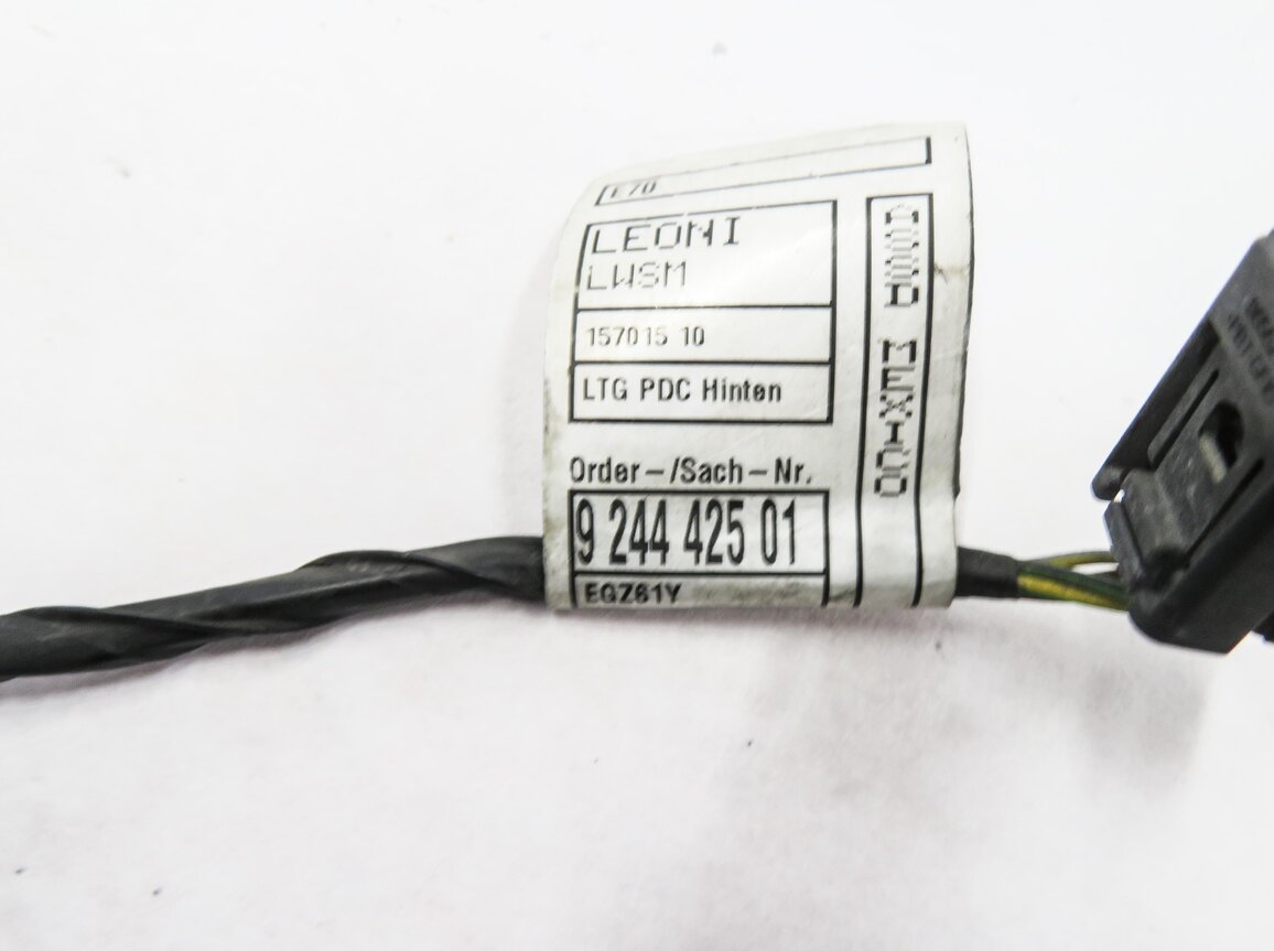 Thumbnail 4: 2013 BMW X5 (E70) REAR PDC DRIVER PARK ASSIST SENSOR SET 4 w/ HARNESS LOOM (RED)