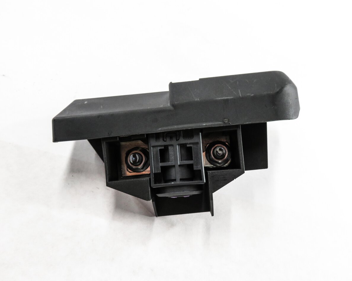 Thumbnail 3: 2012 AUDI A6 (C7) BATTERY TERMINAL OVERLOAD FUSE