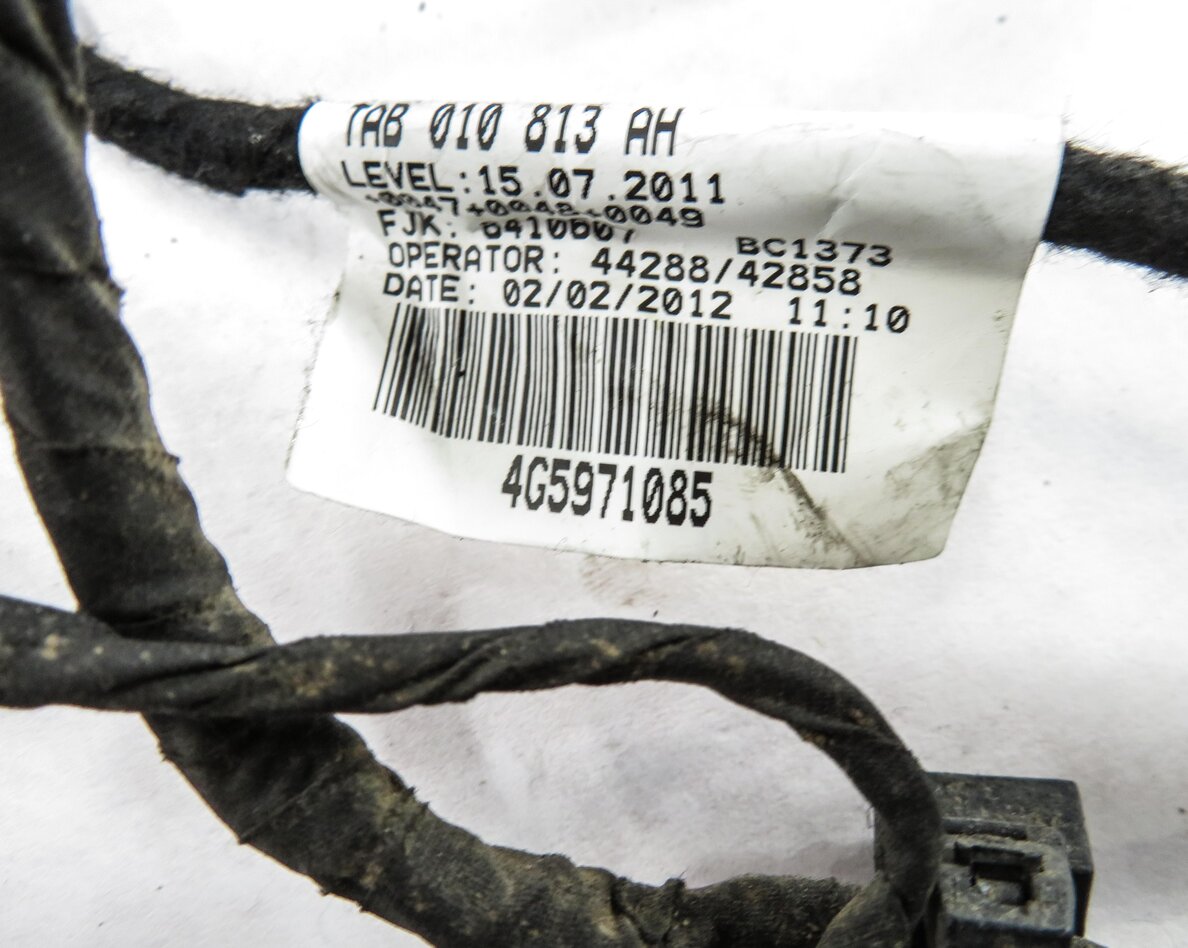 Thumbnail 4: 2012 AUDI A6 (C7) REAR PDC PARK DISTANCE SENSOR SET-4 w/ HARNESS (BLACK)