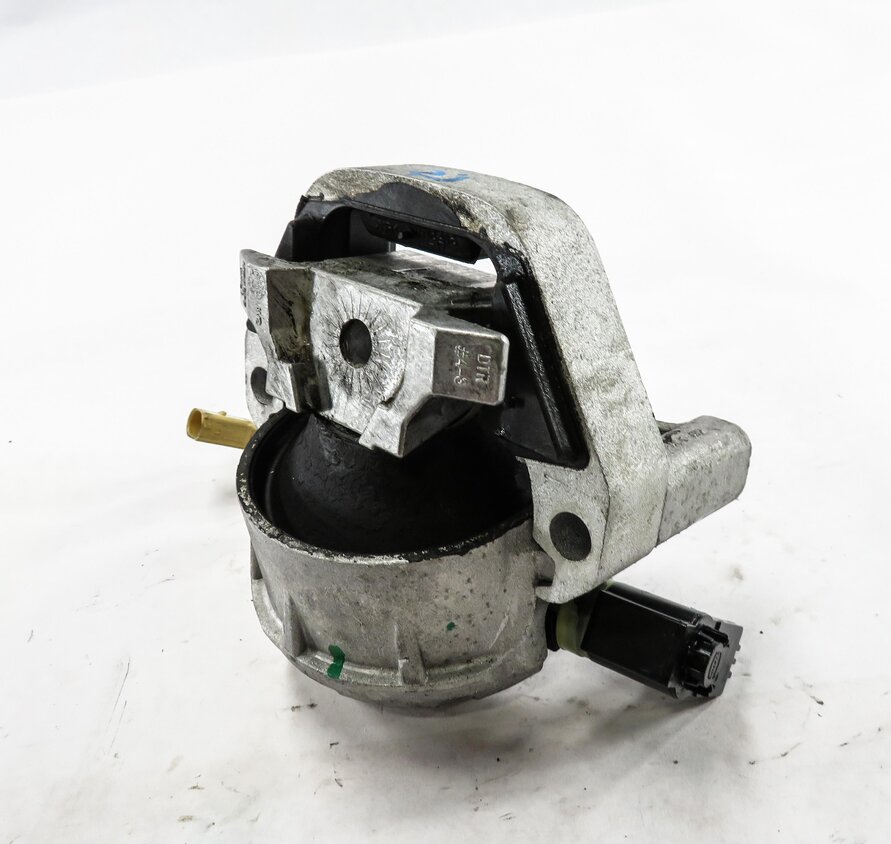 Thumbnail 2: 2012 AUDI A6 (C7) 3.0L CGXB SUPERCHARGED ENGINE- RIGHT ENGINE MOTOR MOUNT