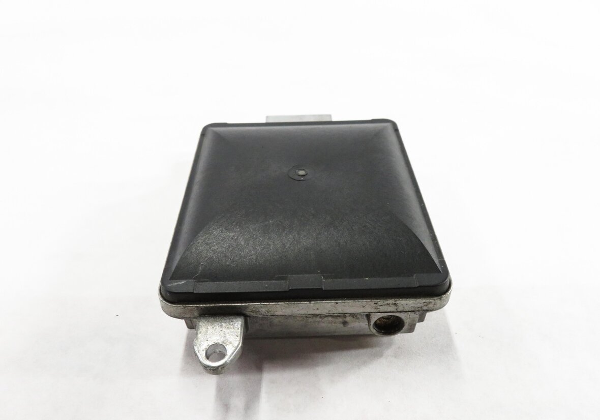 Thumbnail 3: 2012-2015 AUDI A6 S6 (C7) RIGHT PASSENGER REAR BLIND SPOT ALERT MODULE (MASTER)