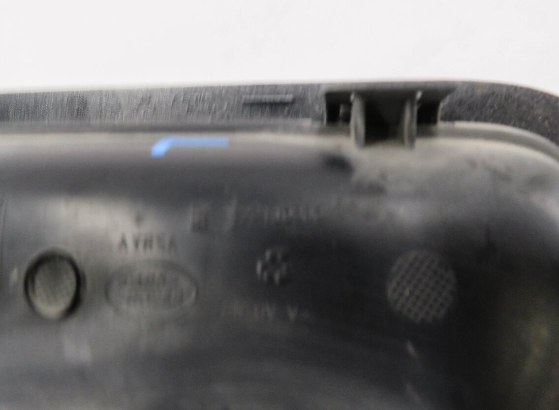 Thumbnail 5: 2013 LAND ROVER LR4- LEFT FRONT DRIVER FENDER AIR VENT GRILLE TRIM (SILVER)