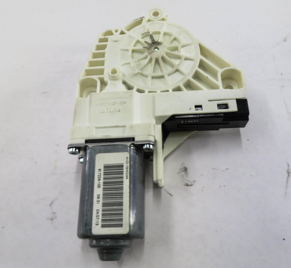 Thumbnail 2: 10-16 LAND ROVER LR4 / RANGE ROVER SPORT (L320) LEFT FRONT DRIVER WINDOW MOTOR