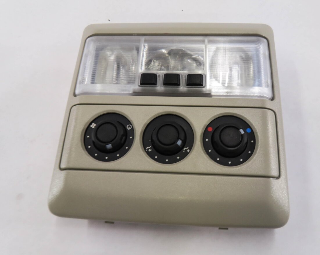 Thumbnail 3: 2013 LAND ROVER LR4 - REAR DOME LIGHT w/ HEATER TEMPERATURE CONTROL (BEIGE)