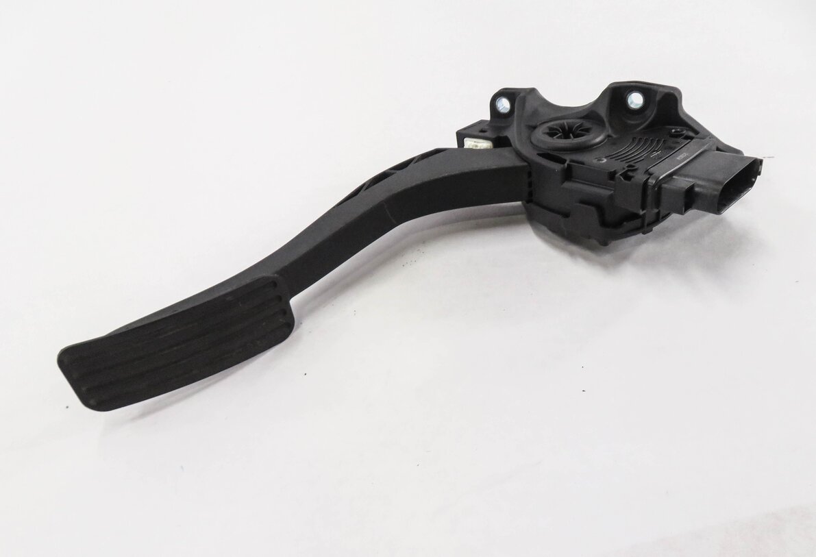 2013 LAND ROVER LR4- GAS PEDAL FUEL THROTTLE ACCELERATOR FOOT PEDAL