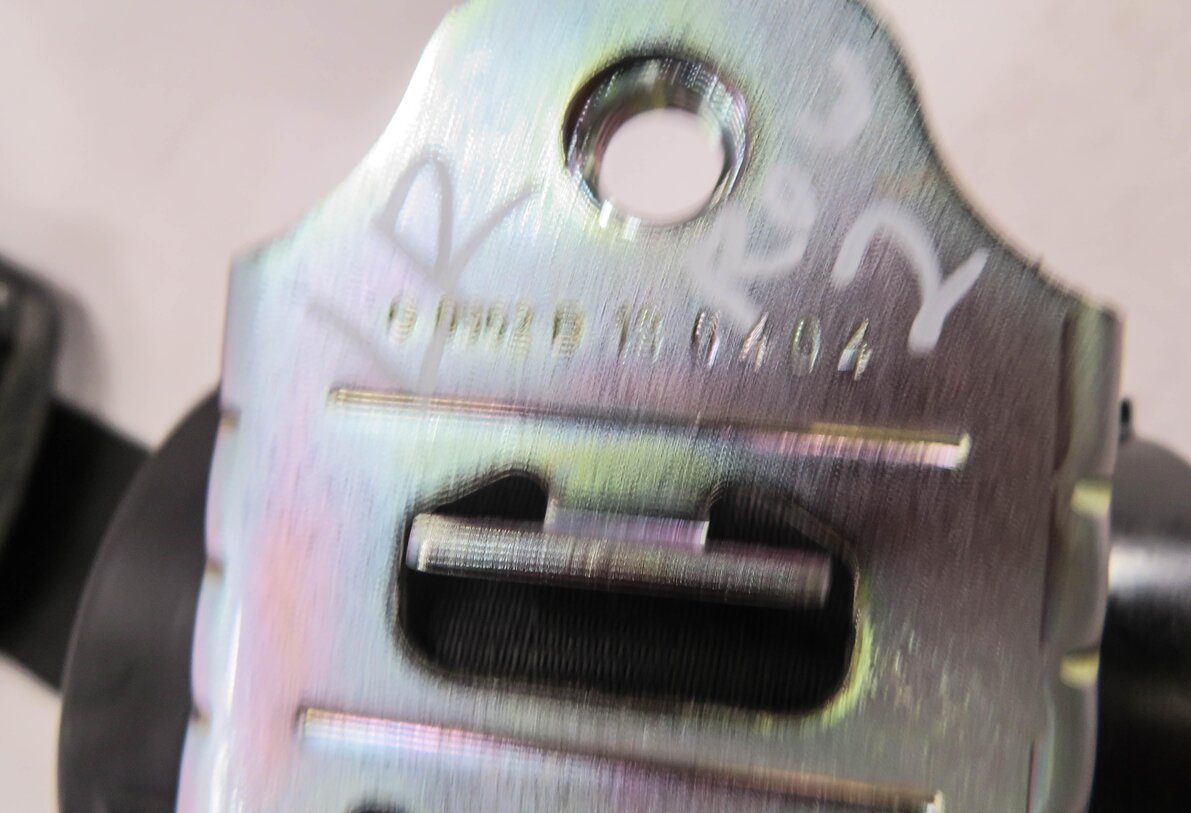 Thumbnail 4: 2013 LAND ROVER LR4 REAR 2nd SECOND ROW LEFT SEATBELT BUCKLE RETRACTOR (BLACK)
