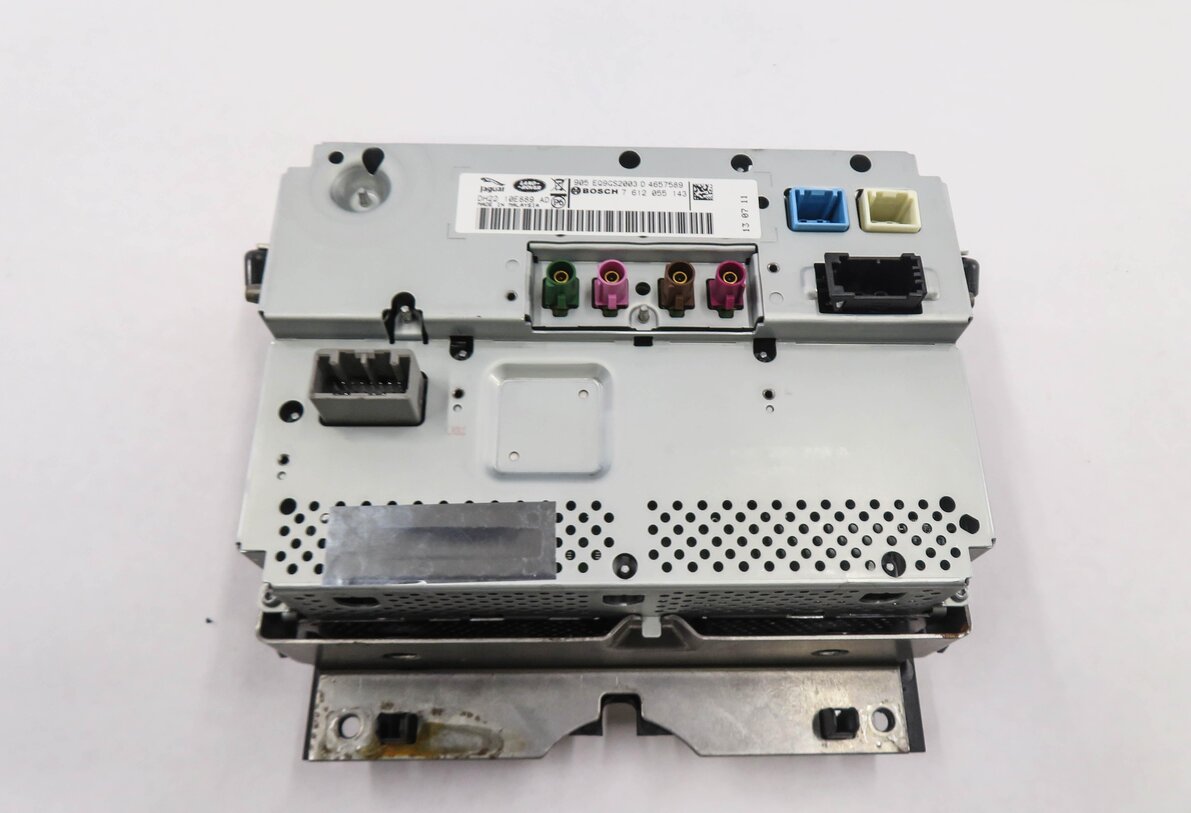 Thumbnail 4: 2013 LAND ROVER LR4 - FRONT DASH RADIO STEREO GPS NAVIGATION DISPLAY SCREEN (7")