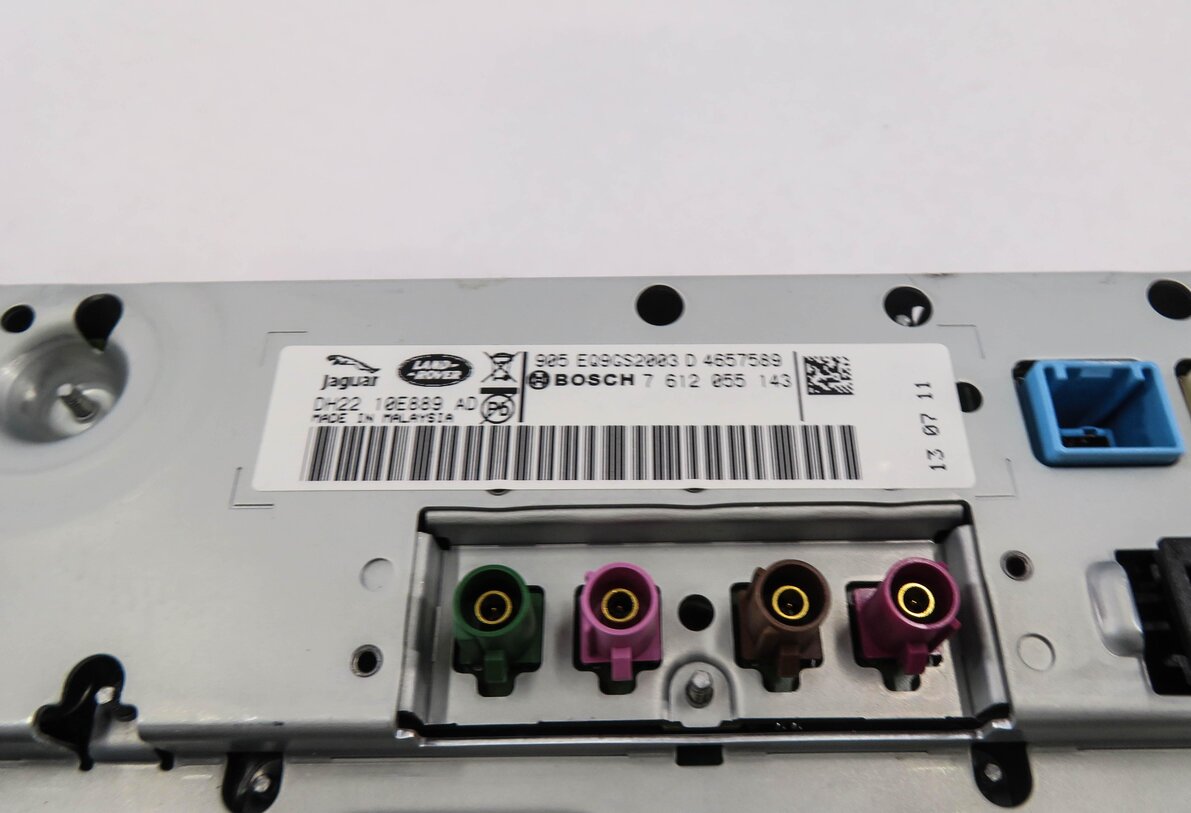 Thumbnail 5: 2013 LAND ROVER LR4 - FRONT DASH RADIO STEREO GPS NAVIGATION DISPLAY SCREEN (7")