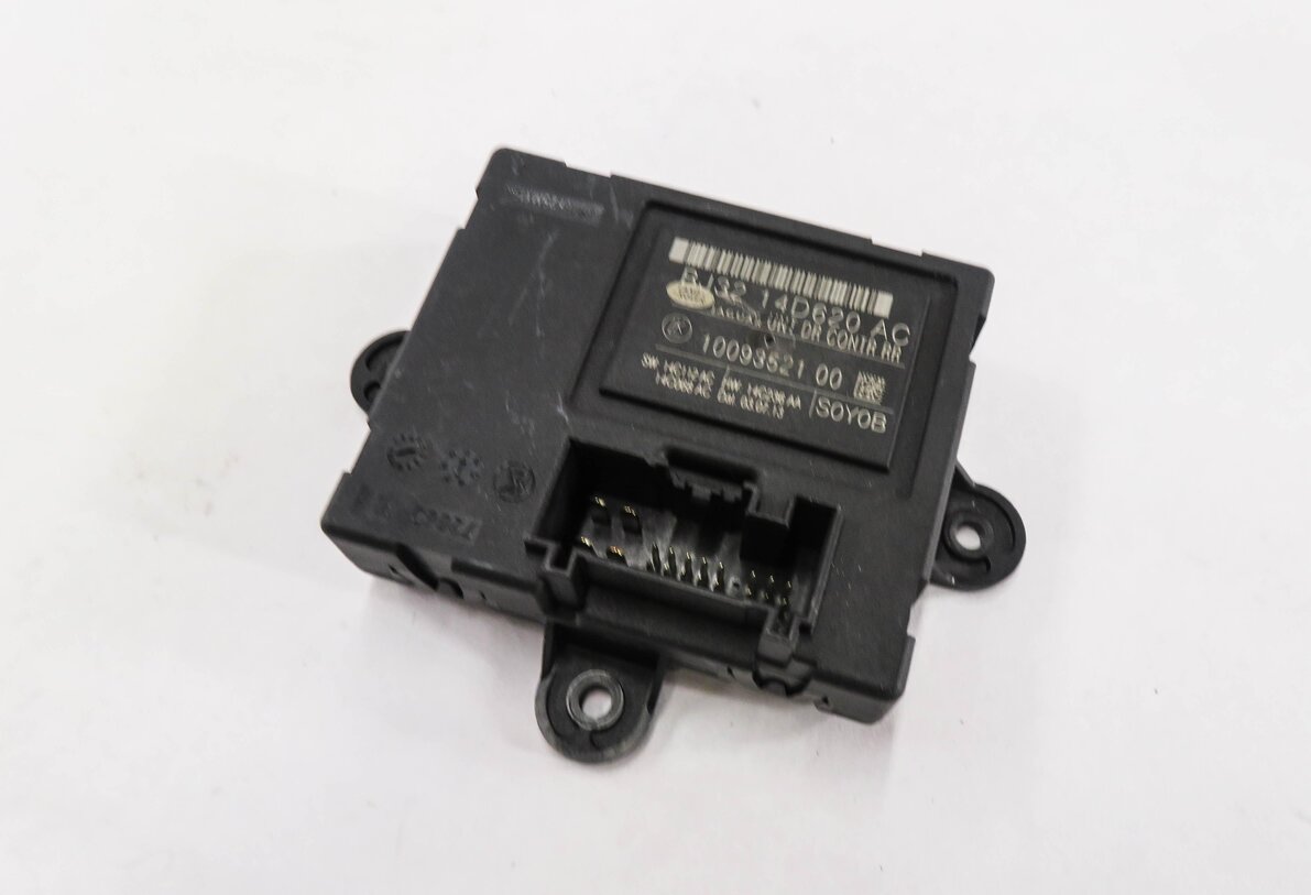 2013 LAND ROVER LR4 - LEFT SIDE REAR DOOR CONTROL MODULE