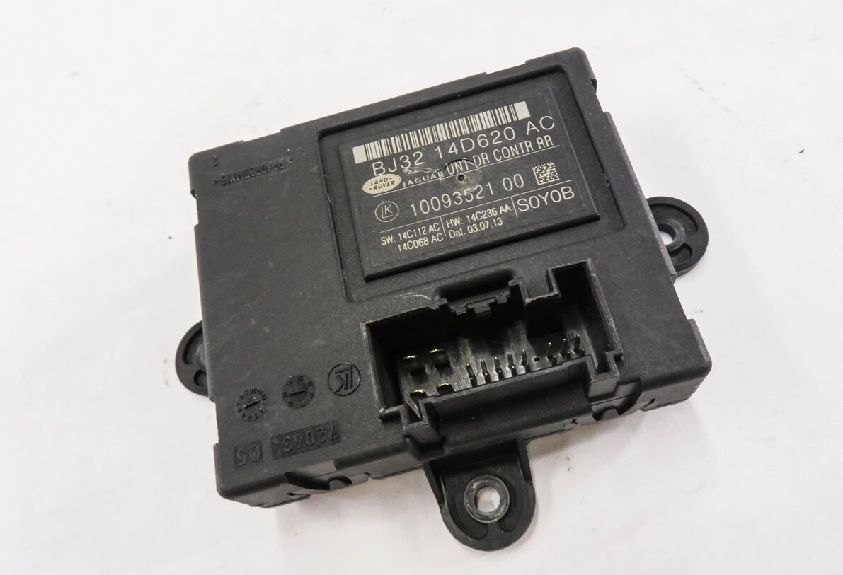 2013 LAND ROVER LR4 - RIGHT SIDE REAR DOOR CONTROL MODULE COMPUTER