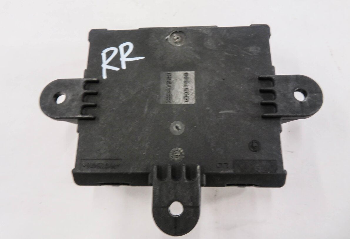 Thumbnail 3: 2013 LAND ROVER LR4 - RIGHT SIDE REAR DOOR CONTROL MODULE COMPUTER