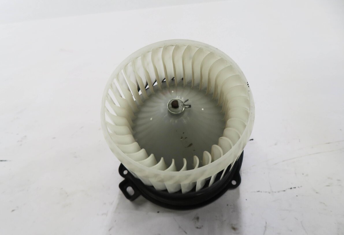 Thumbnail 2: 2005-2016 LAND ROVER LR3 LR4 - REAR HEATER A/C BLOWER FAN MOTOR
