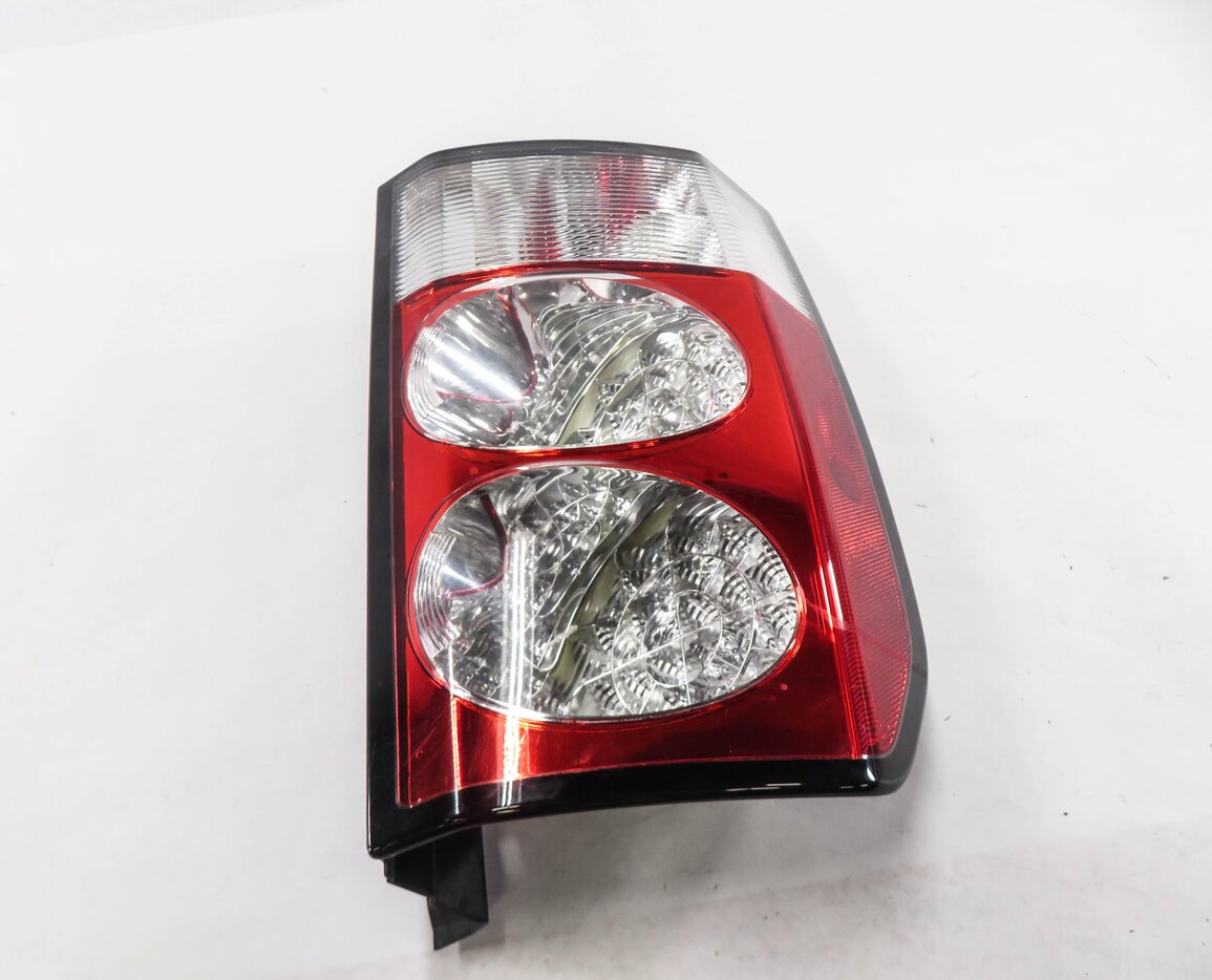 Thumbnail 3: 2010-2013 LAND ROVER LR4 - LEFT DRIVER QUARTER PANEL TAILLIGHT BRAKE LIGHT LAMP