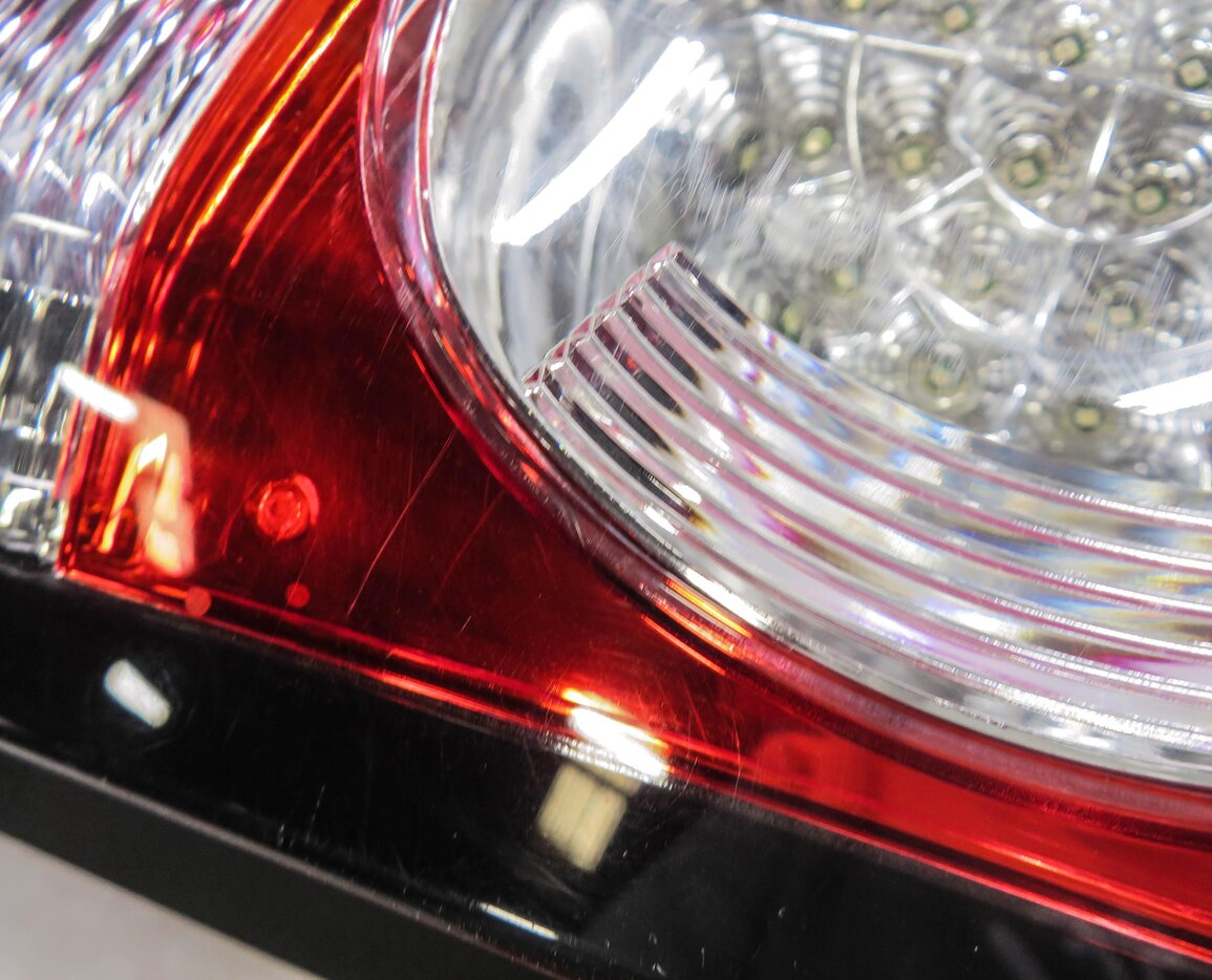 Thumbnail 7: 2010-2013 LAND ROVER LR4 - LEFT DRIVER QUARTER PANEL TAILLIGHT BRAKE LIGHT LAMP