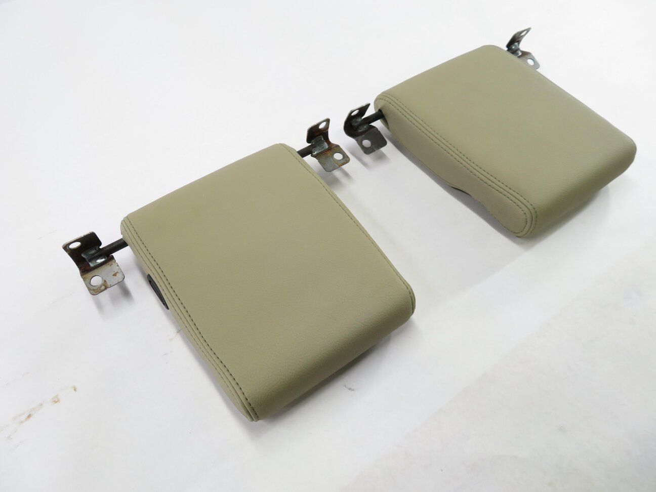2013 LAND ROVER LR4- REAR 3rd THIRD ROW SEAT HEADREST SET (ALMOND)