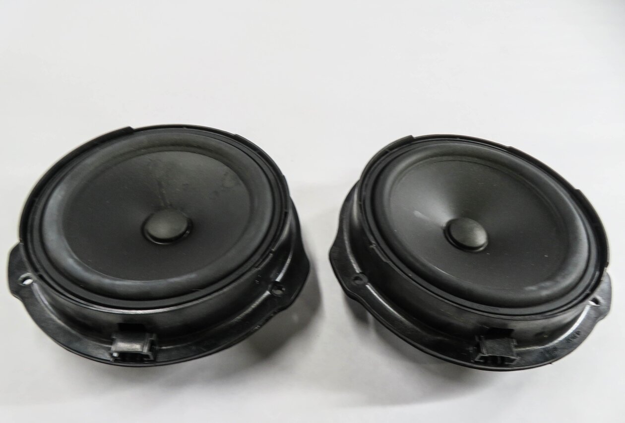 Thumbnail 5: 2014 MERCEDES E350 (A207) CONVERTIBLE - LOGIC 7 SUBWOOFER TWEETER SPEAKER SET