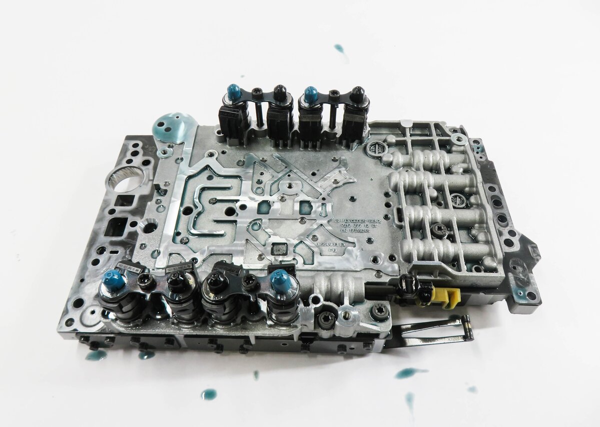 Thumbnail 2: 14-16 MERCEDES E350 (A207 C207 W207) RWD - 722.9 TRANSMISSION VALVE BODY BLOCK