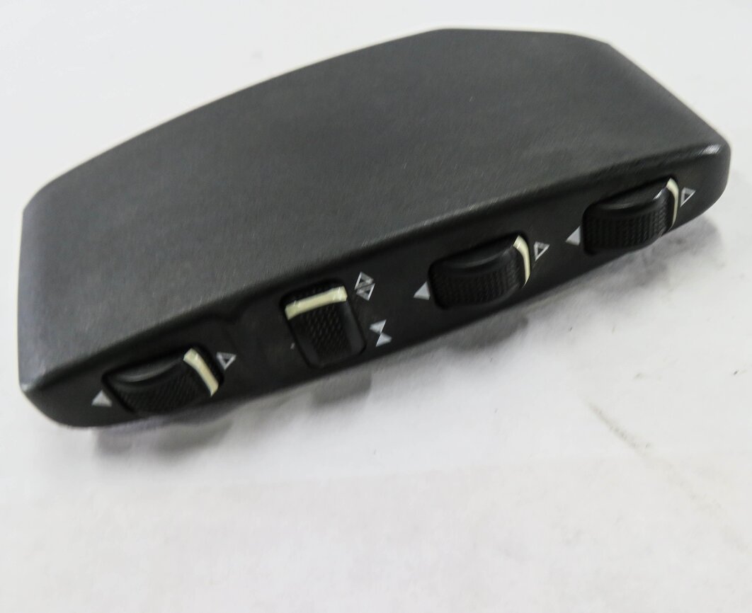 2014 MERCEDES E350 (A207) CONVERTIBLE - DRIVER SEAT LUMBAR CONTROL PANEL