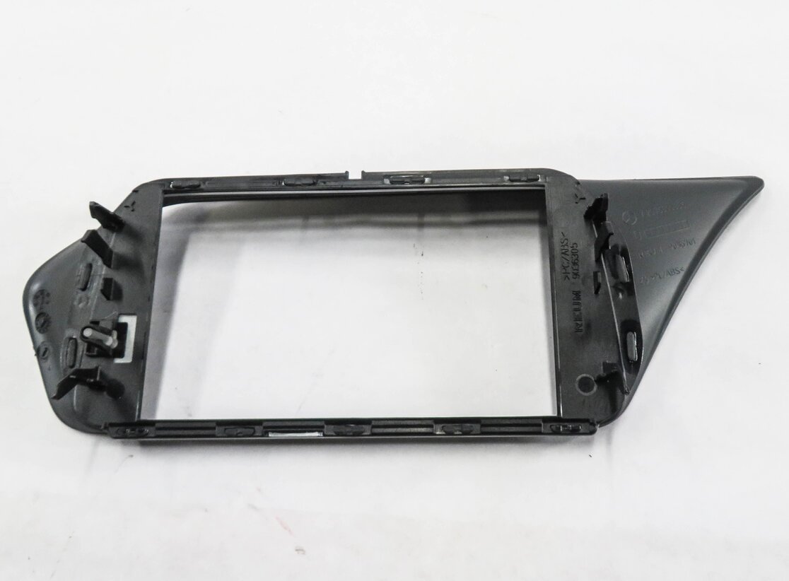 Thumbnail 4: 2014 MERCEDES E350 (A207) CONVERTIBLE - GPS NAVIGATION SCREEN TRIM BEZEL