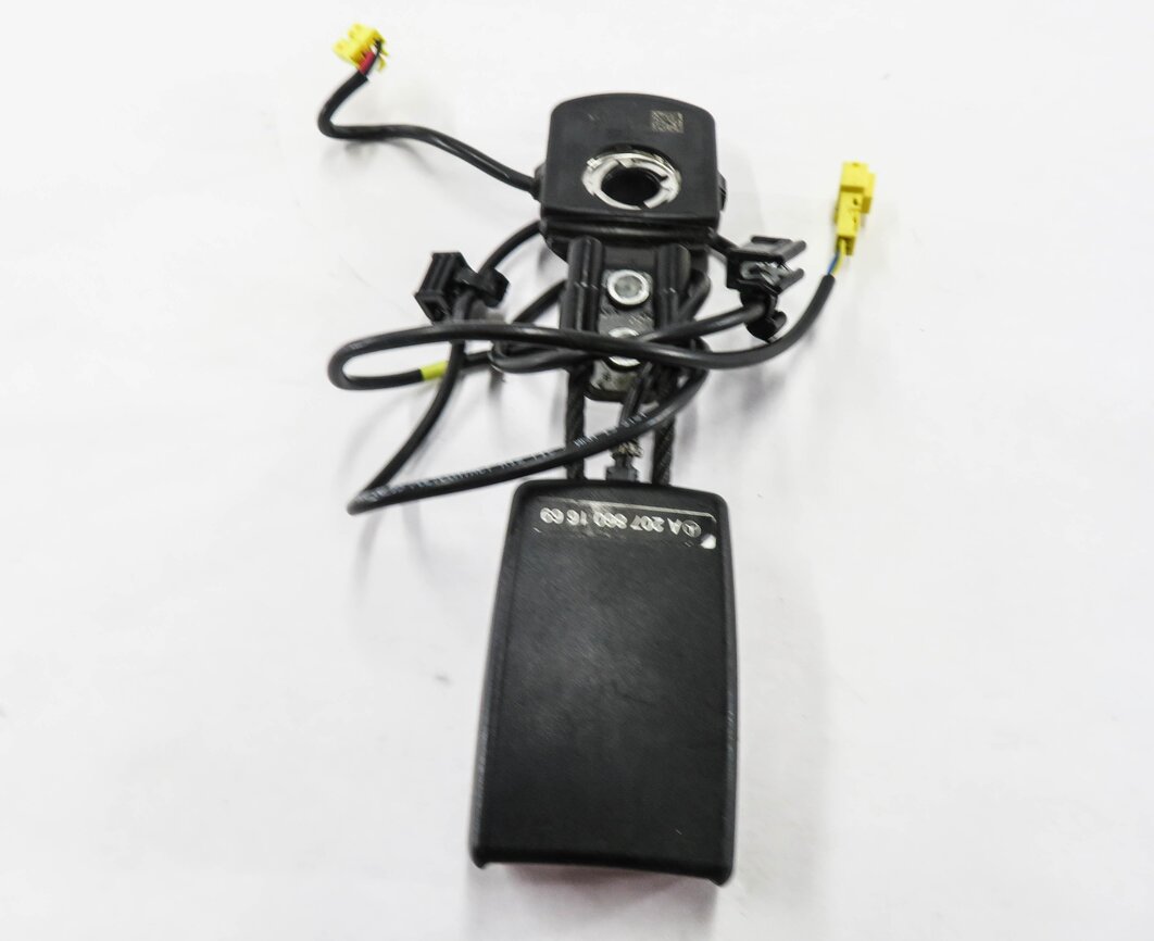 Thumbnail 2: 10-17 MERCEDES C250 C350 E350 E400 E550 (W205 W207) PASSENGER SEATBELT RECEIVER