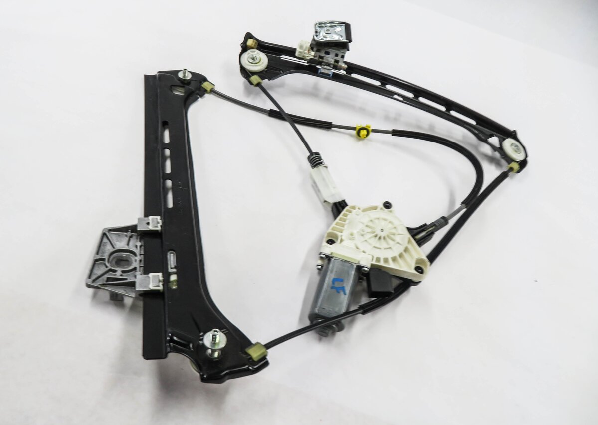 Thumbnail 3: 2014 MERCEDES E350 (A207 C207 W207) PASSENGER DOOR WINDOW REGULATOR w/ MOTOR