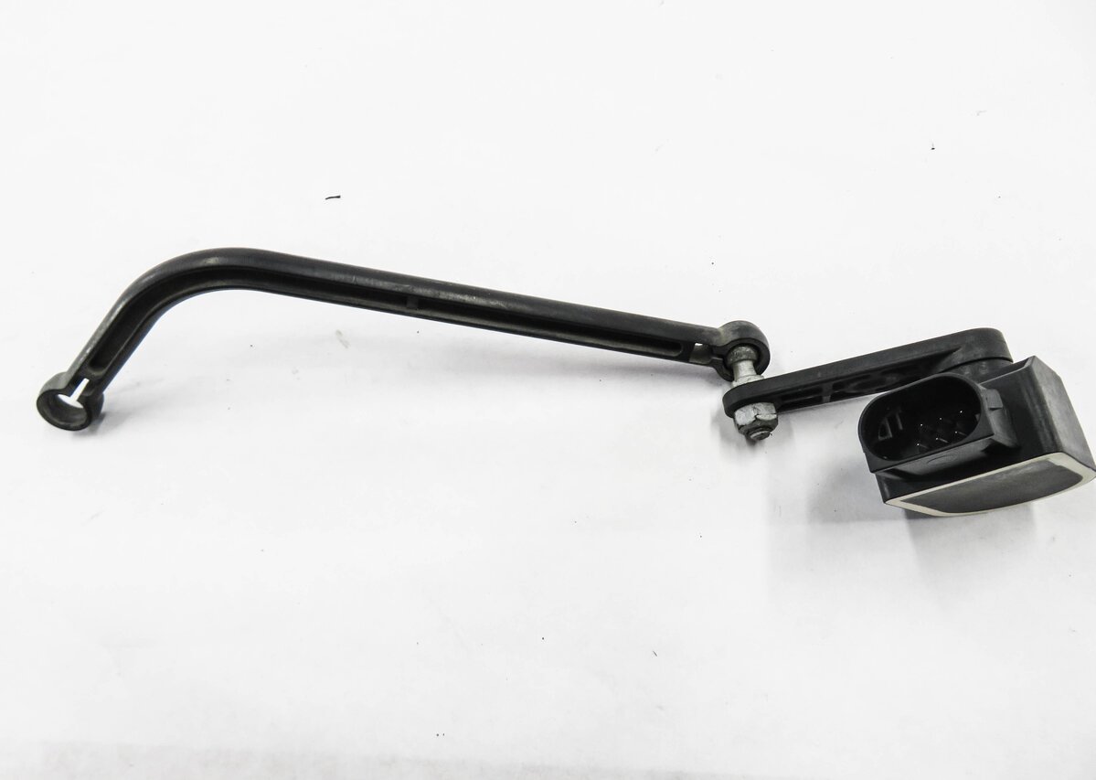 Thumbnail 3: 2014 MERCEDES E350 (A207 C207 W207) LEFT FRONT SUSPENSION HEIGHT LEVEL SENSOR