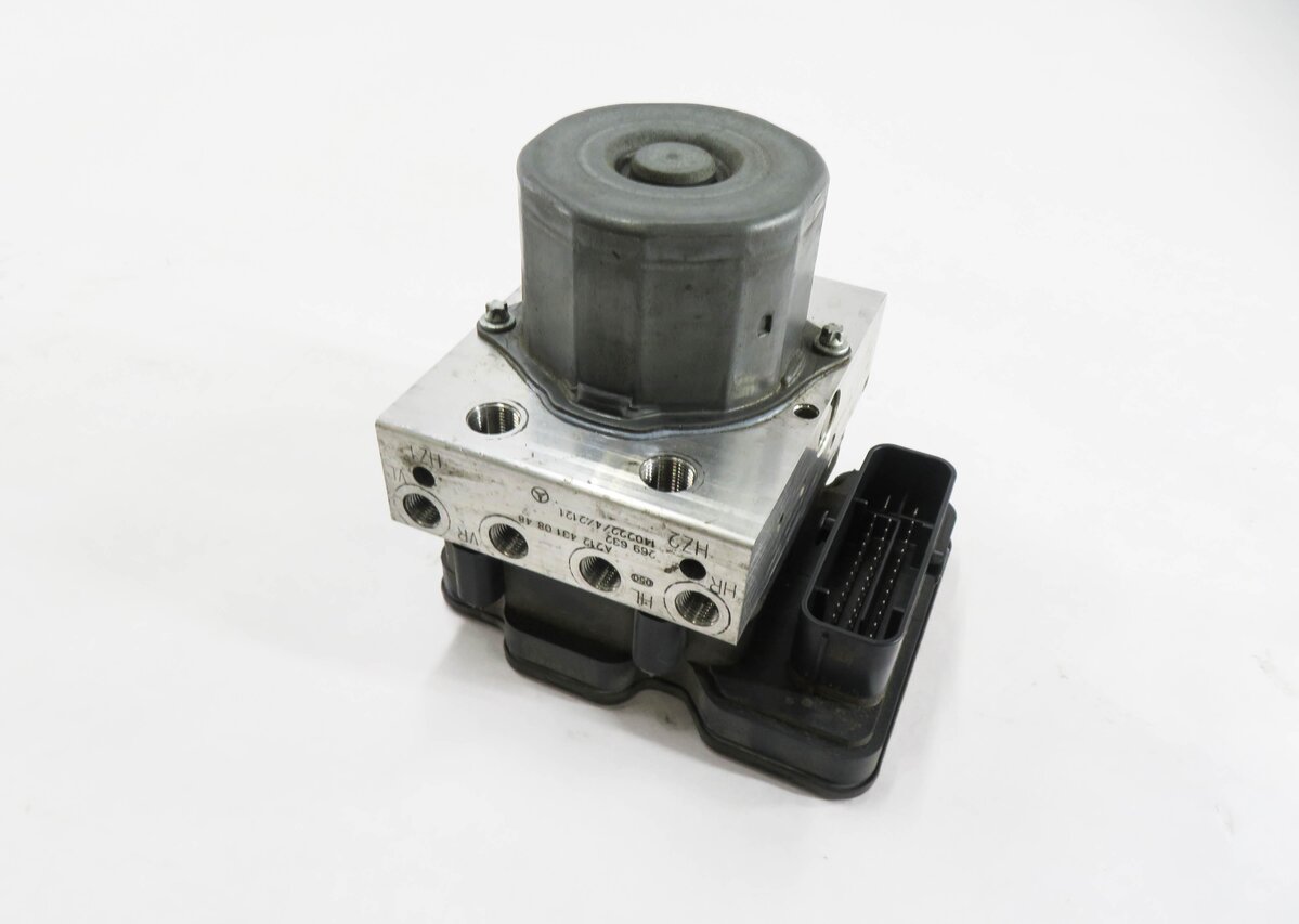 2014 MERCEDES E250 E300 E350 E550 (A207 C207 W207 W212) BRAKE PUMP w/ MODULE