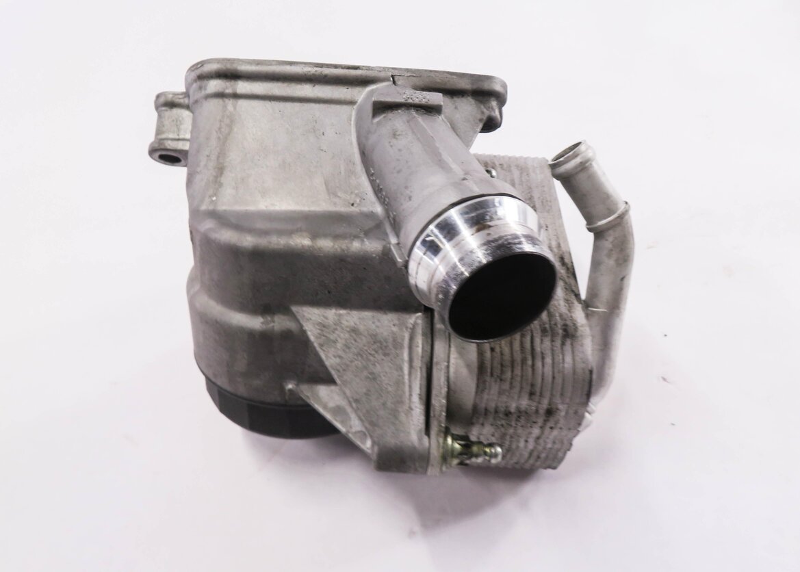Thumbnail 3: 2006 BMW 550i (E60) 3.0L N52 ENGINE- OIL FILTER HOUSING COOLER w/ CAP