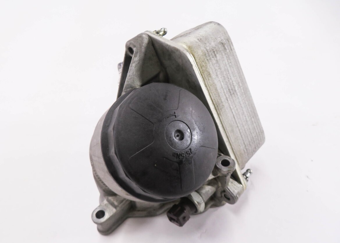 Thumbnail 4: 2006 BMW 550i (E60) 3.0L N52 ENGINE- OIL FILTER HOUSING COOLER w/ CAP